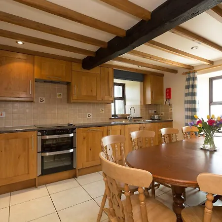 Pickering End Farmhouse *