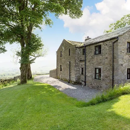 Pickering End Farmhouse *